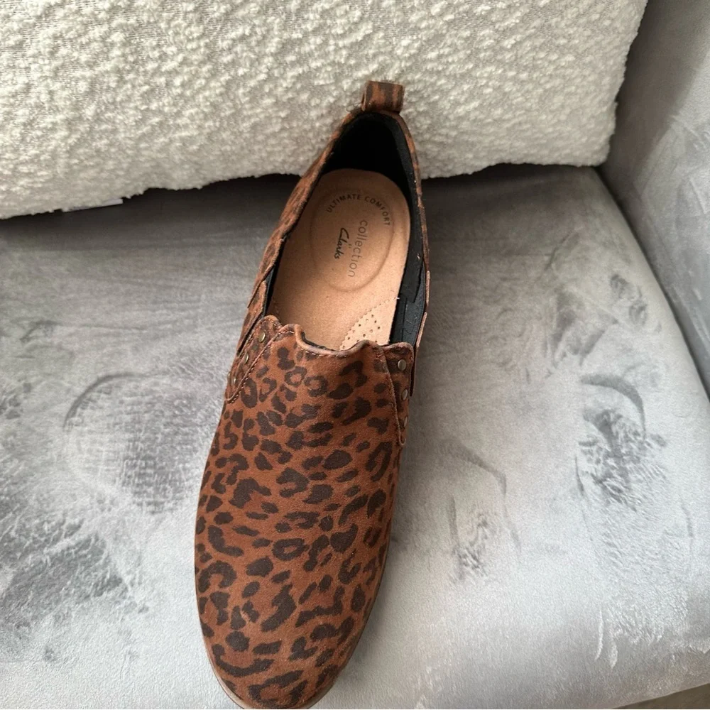 Clarks Collection Trish Bell Leopard Print Shootie Womens Slip-On Size 9.5
